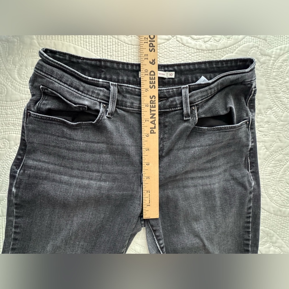 Levi's Women’s Classic Mid Rise Skinny black jeans size 10 - Picture 7 of 10